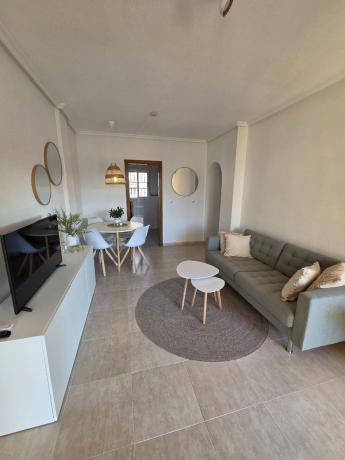 Ático en venta en Ático en Zona Lago - Los Almendros, Orihuela, Orihuela thumbnail 2