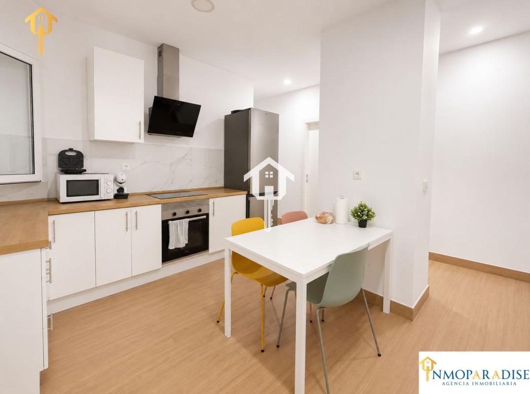 Venta de piso en Campoamor-Carolinas-Altozano, Alicante / Alacant
photo 1