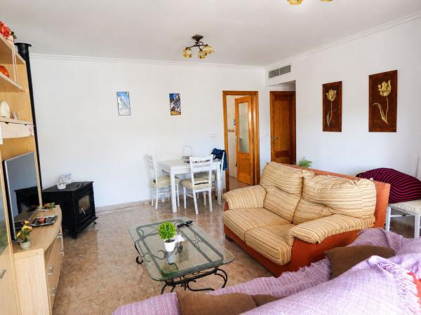 Четырехквартирный дом на продажу на Chalet adosado en Calle Pa Libertad -2, 22, Algorfa , Алгорфа thumbnail 1