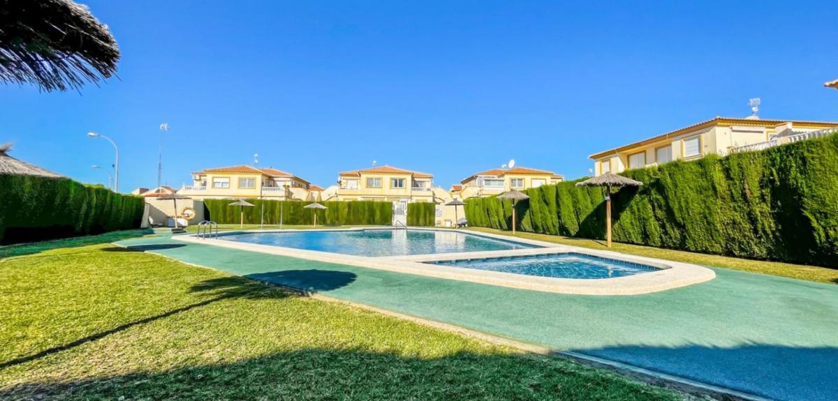 Sale of apartment in Piso en Calle Niágara s/n, Playa Flamenca, Orihuela, Orihuela
photo 3