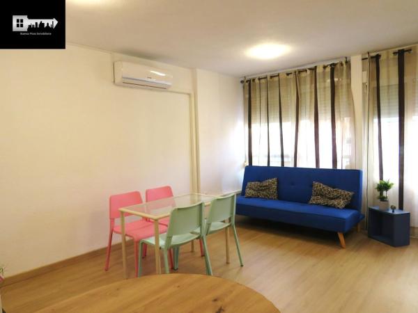 Venta de piso en Piso en Benalúa, Alicante / Alacant, Alicante / Alacant
 photo 1