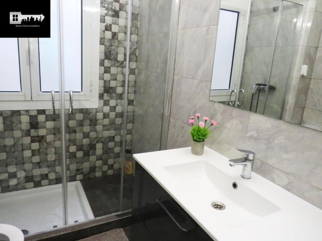 Venta de piso en Piso en Benalúa, Alicante / Alacant, Alicante / Alacant
 photo 4