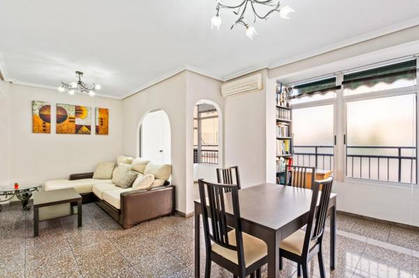 Venta de piso en Piso en La Florida, Alicante / Alacant, Alicante / Alacant
 photo 1