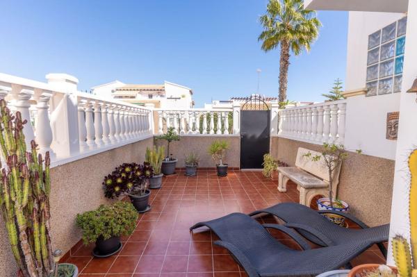 Chalet adosado en venta en Chalet adosado en La Ciñuelica - Villa Rosa, Orihuela , Orihuela photo 1