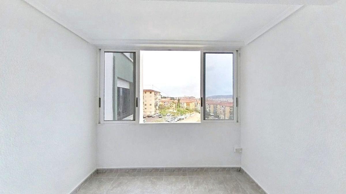 Venta de piso en Piso en Virgen del Remedio - Parque lo Morant, Alicante / Alacant, Alicante / Alacant
photo 3