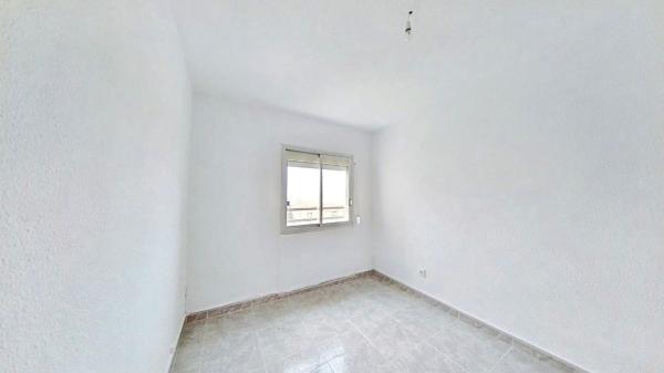 Venta de piso en Piso en Virgen del Remedio - Parque lo Morant, Alicante / Alacant, Alicante / Alacant
 photo 4