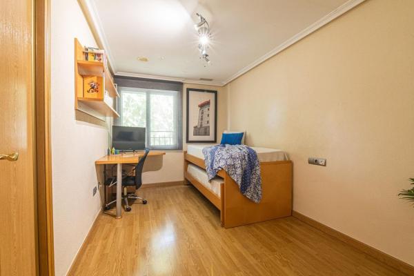 Ático en venta en  Ático en Calle Ventarich, 9, Raval de Santa Teresa-El Asilo, Elche / Elx, Elche / Elx photo 4