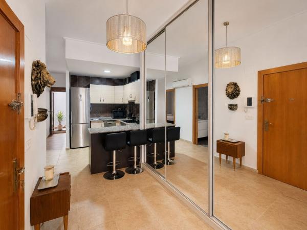 Квартира на продажу на Piso en Calle del Maestro Alonso, Carolinas Altas, Alicante / Alacant, Аликанте / Алакант photo 1