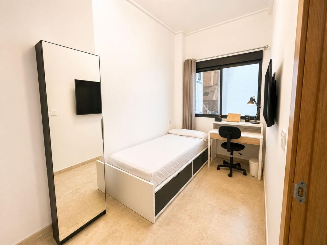 Продажа квартиры на Piso en Calle del Maestro Alonso, Carolinas Altas, Alicante / Alacant, Аликанте / Алакант
photo 5