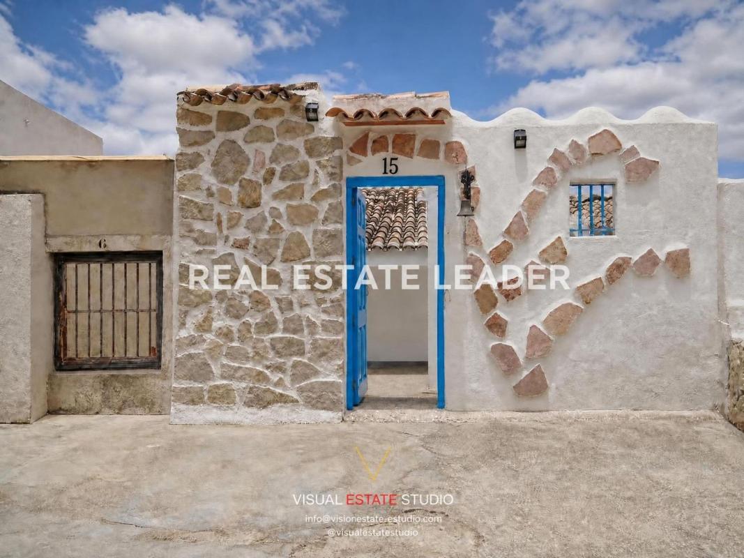Продажа отдельного шале в  Casa o chalet independiente en Sella, Селла photo 2