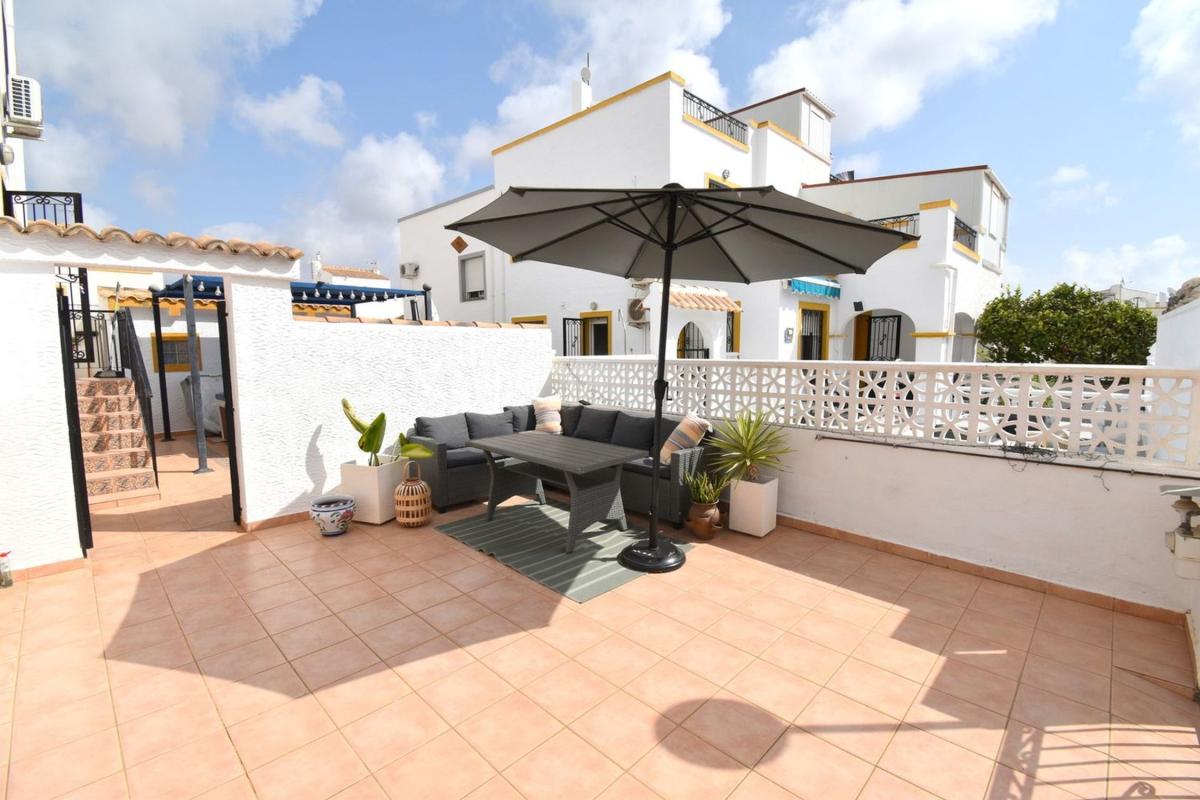 Venta de chalet adosado en Chalet adosado en Zona Lago - Los Almendros, Orihuela , Orihuela photo 3