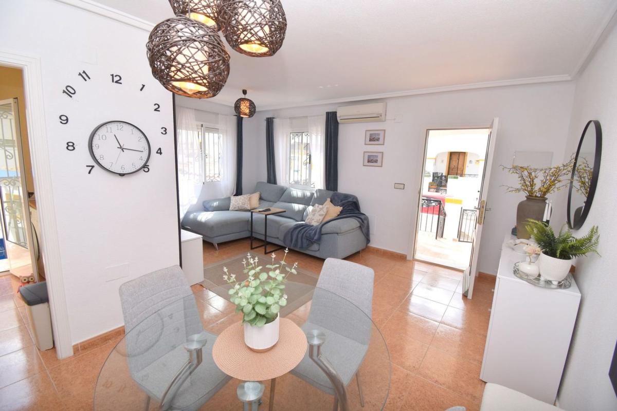 Venta de chalet adosado en Chalet adosado en Zona Lago - Los Almendros, Orihuela , Orihuela photo 5