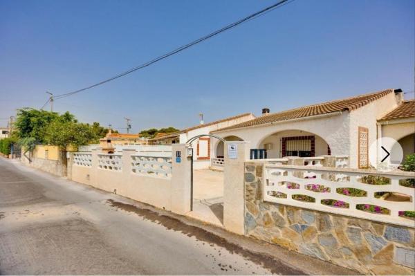 Chalet adosado en venta en Chalet adosado en Avenida de la Luz, Monte Zenia, Orihuela , Orihuela photo 1