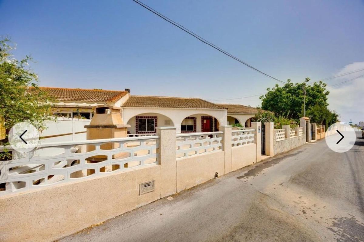 Venta de chalet adosado en  Chalet adosado en Avenida de la Luz, Monte Zenia, Orihuela , Orihuela photo 3