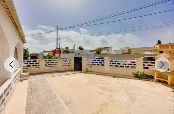 Chalet adosado en venta en  Chalet adosado en Avenida de la Luz, Monte Zenia, Orihuela , Orihuela photo 4