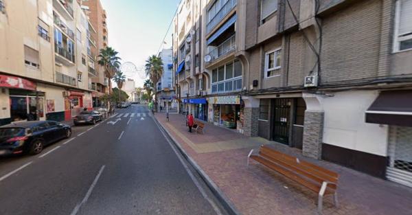 Venta de piso en Piso en Calle Amadeo de Saboya, Carolinas Altas, Alicante / Alacant, Alicante / Alacant
thumbnail 2