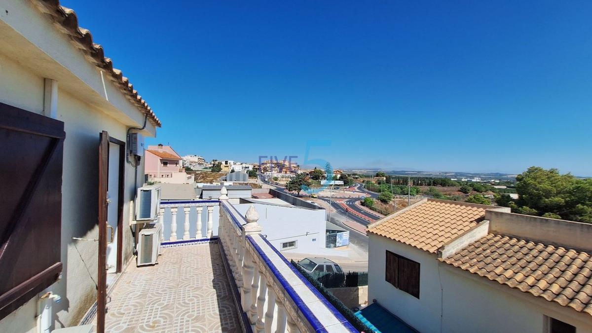 Venta de chalet independiente en Chalet pareado en Centro, San Miguel de Salinas, San Miguel de Salinas
photo 5