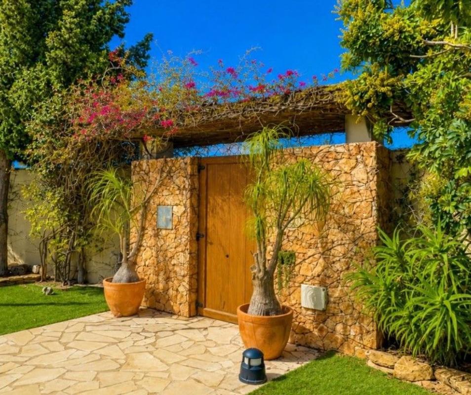 Sprzedaż niezależnego domku jednorodzinnego w Casa o chalet independiente en Campoamor, Orihuela, Orihuela photo 1