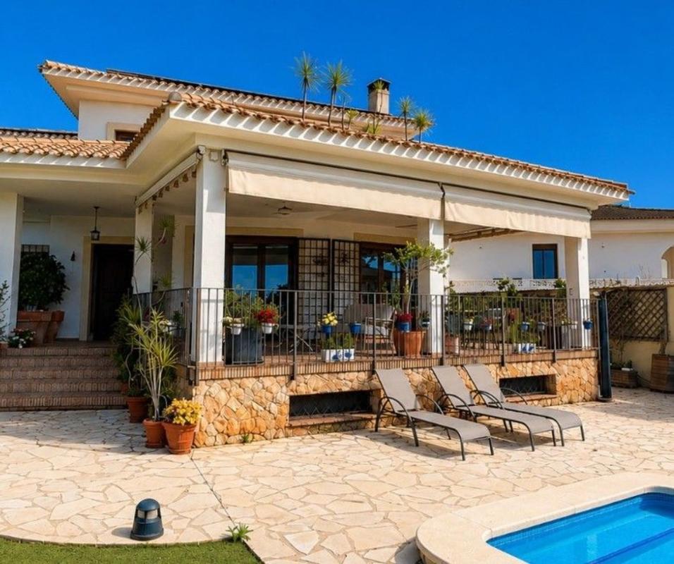 Sprzedaż niezależnego domku jednorodzinnego w Casa o chalet independiente en Campoamor, Orihuela, Orihuela photo 2