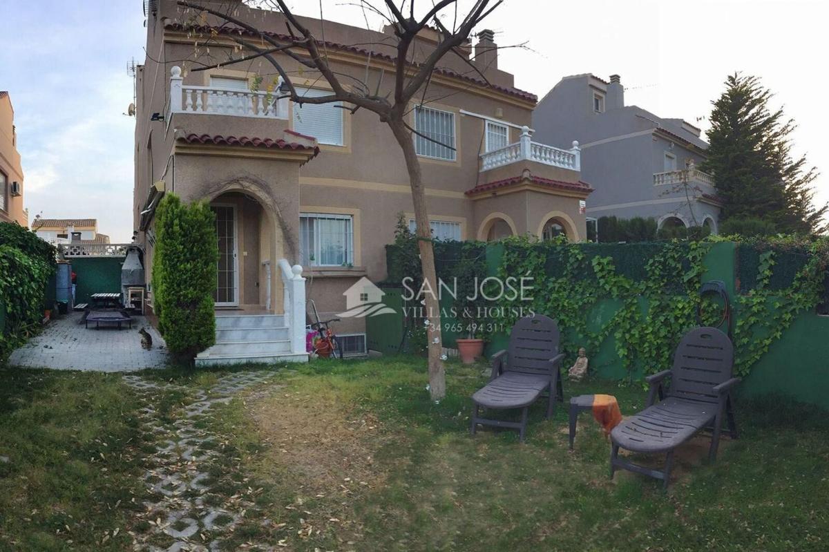 Venta de chalet independiente en Chalet pareado en Monforte del Cid, Monforte del Cid
photo 5