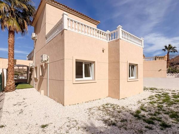 Terraced house for sale at Chalet adosado en Calle de Torrevella, Pueblo Acantilado - Lanuza, El Campello , El Campello thumbnail 3