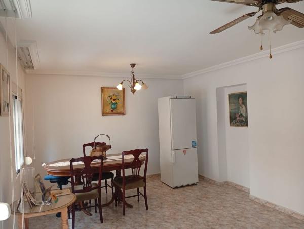 Venta de piso en Piso en Calle Pintor Pérez Pizarro, Virgen del Remedio - Parque lo Morant, Alicante / Alacant, Alicante / Alacant
thumbnail 3