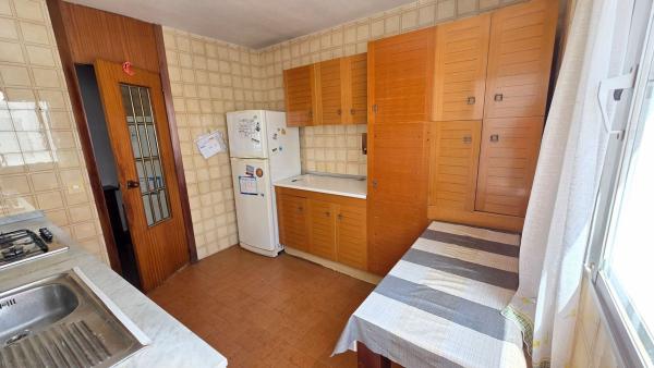 Квартира на продажу на  Piso en Pintor Aparicio, Ensanche-Diputación, Alicante / Alacant, Аликанте / Алакант photo 4