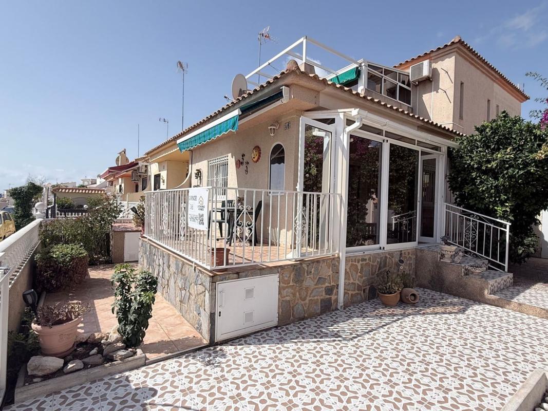 Venta de chalet adosado en Chalet adosado en Calle Pluton, 11, La Florida, Orihuela , Orihuela photo 1