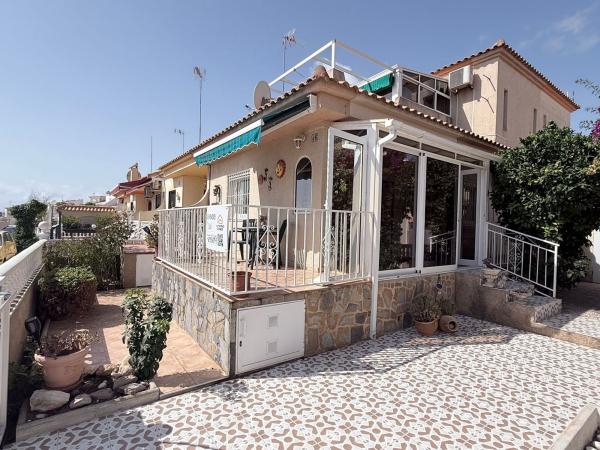 Chalet adosado en venta en Chalet adosado en Calle Pluton, 11, La Florida, Orihuela , Orihuela photo 1