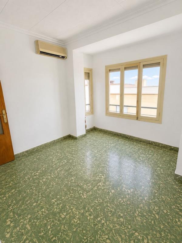 Продажа квартиры на Piso en Calle Elda, Carolinas Bajas, Alicante / Alacant, Аликанте / Алакант
 photo 3