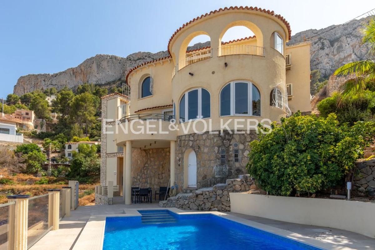 Продажа отдельного шале в  Casa o chalet independiente en Maryvilla, Calpe, Кальпе photo 2