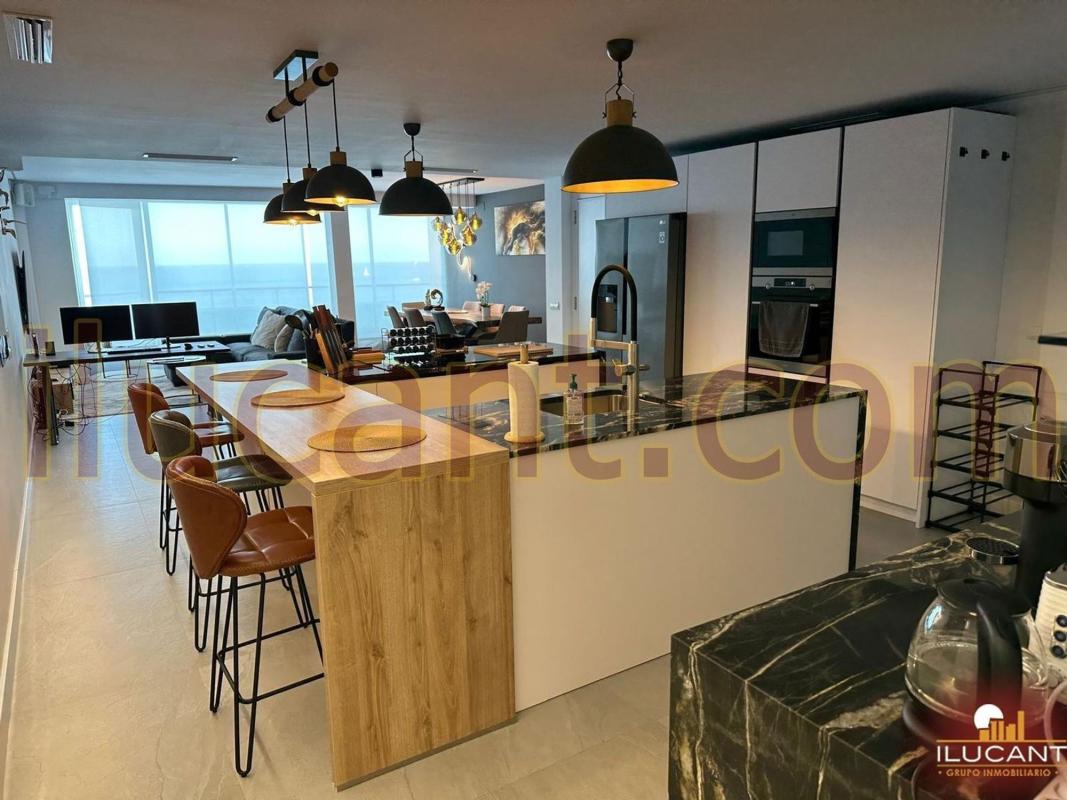 Venta de piso en Piso en Raval Roig-Virgen del Socorro, Alicante / Alacant, Alicante / Alacant
photo 4