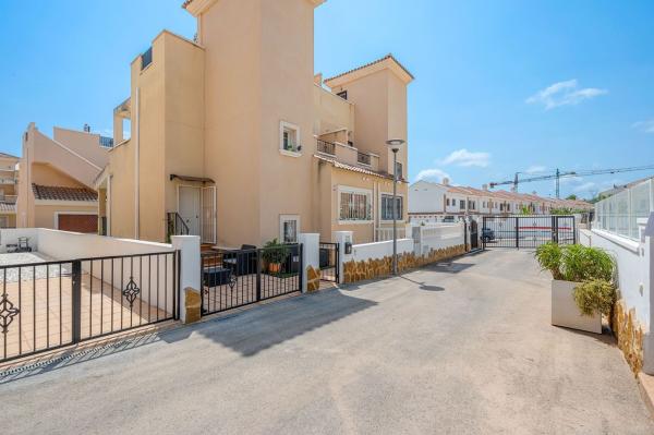 Chalet pareado en Calle lo Balaguer, 47, La Cañada - Los Alcores, San Miguel de Salinas photo 2