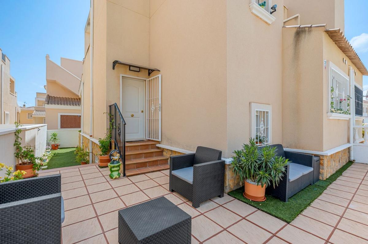 Sprzedaż niezależnego domku jednorodzinnego w Chalet pareado en Calle lo Balaguer, 47, La Cañada - Los Alcores, San Miguel de Salinas, San Miguel de Salinas photo 4