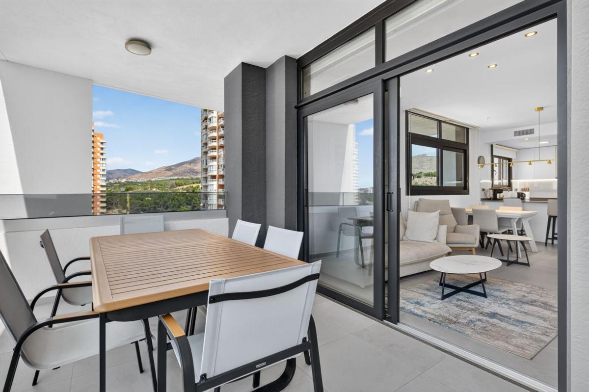 Venta de piso en Piso en Presidente Adolfo Suarez, 14, Pueblo Poniente, Benidorm, Benidorm
photo 1