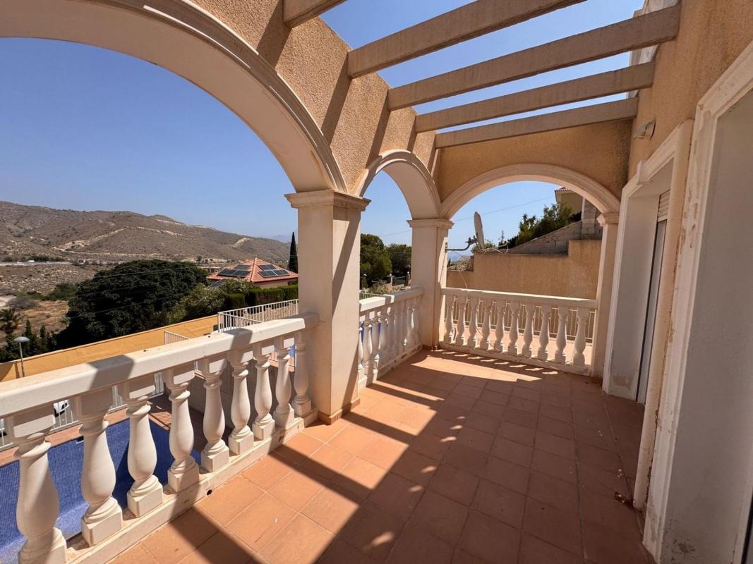 Продажа отдельного шале в  Chalet pareado en Pueblo Acantilado - Lanuza, El Campello, Эль Кампельо photo 2