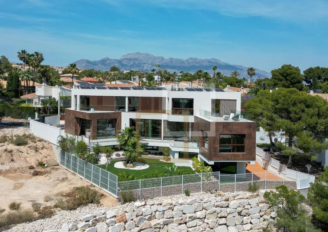 Sprzedaż niezależnego domku jednorodzinnego w  Casa o chalet independiente en Urbanizacion Coblanca, Varadero, La Nucia, La Nucia photo 3