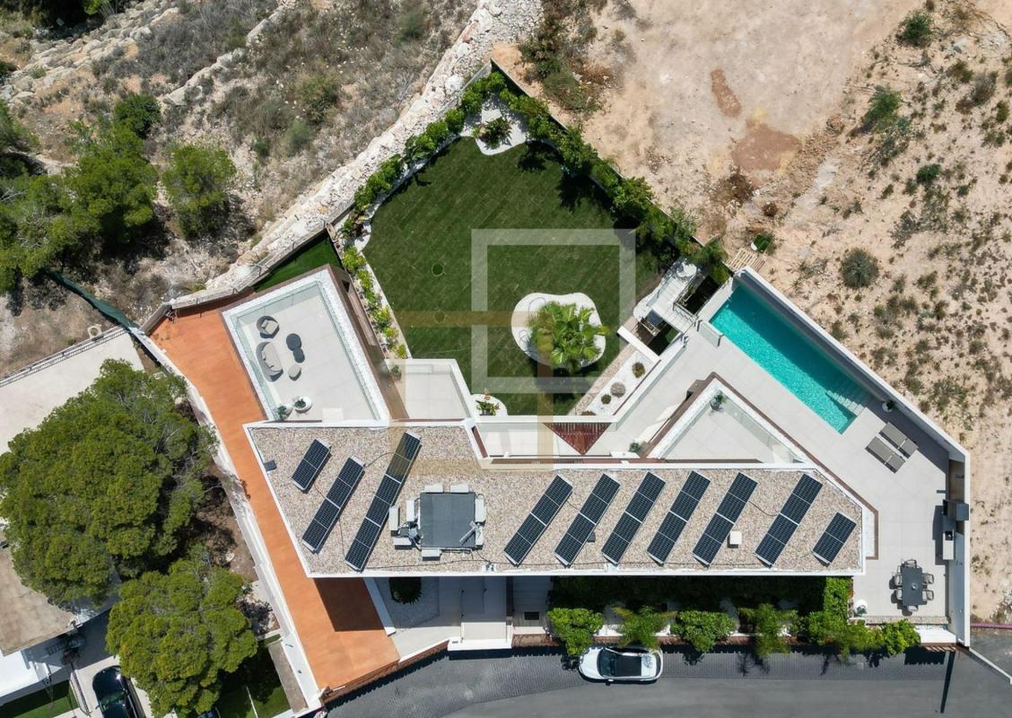 Sprzedaż niezależnego domku jednorodzinnego w  Casa o chalet independiente en Urbanizacion Coblanca, Varadero, La Nucia, La Nucia photo 5