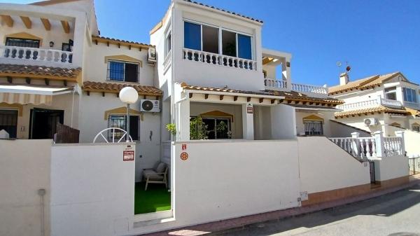 Chalet adosado en venta en Chalet adosado en Calle Trepadora s/n, Los Balcones y los Altos, Orihuela , Orihuela photo 1