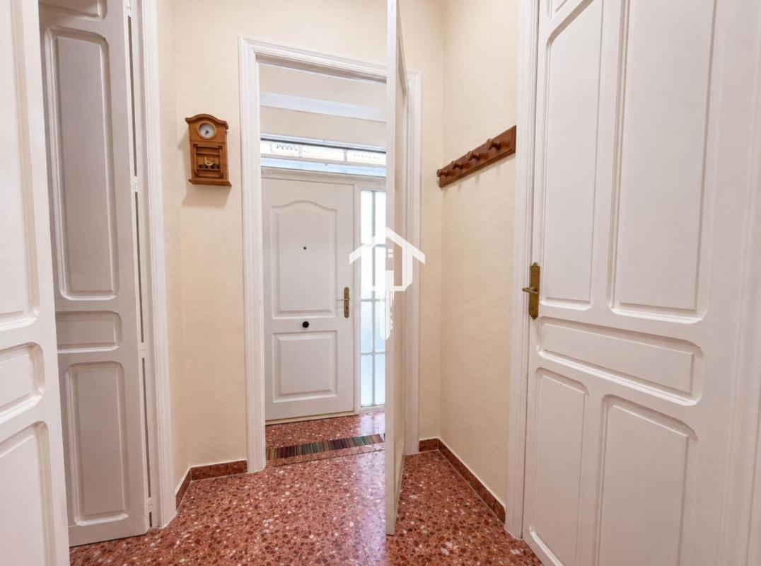 Sale of townhouse in Chalet adosado en Calle Espronceda, Carolinas Bajas, Alicante / Alacant , Alicante photo 3