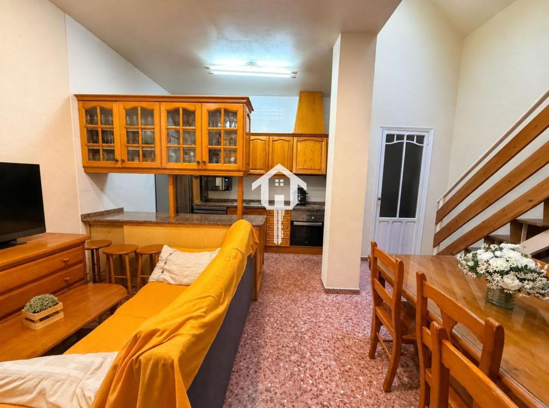 Sale of townhouse in Chalet adosado en Calle Espronceda, Carolinas Bajas, Alicante / Alacant , Alicante photo 5