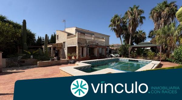Четырехквартирный дом на продажу на Chalet adosado en Avenida los Girasoles, Los Girasoles, San Vicente del Raspeig , Сан-Висенте-дель-Распейг photo 1