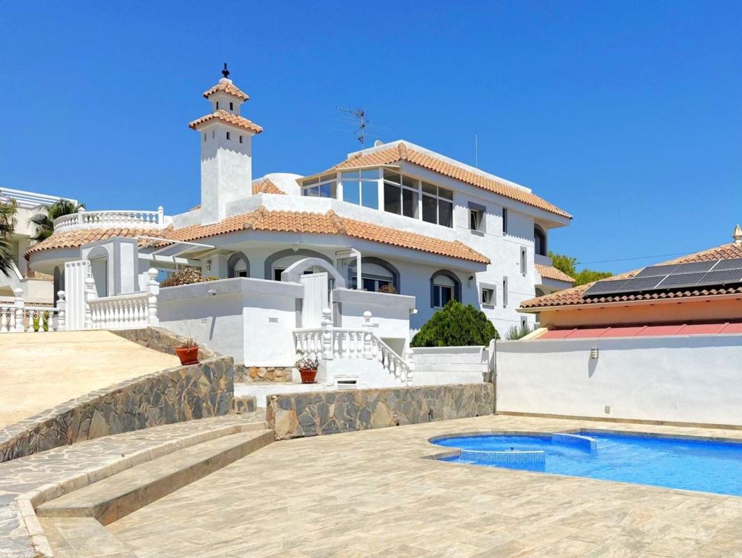 Sprzedaż niezależnego domku jednorodzinnego w Casa o chalet independiente en Blue Lagoon - Galán, San Miguel de Salinas, San Miguel de Salinas photo 1