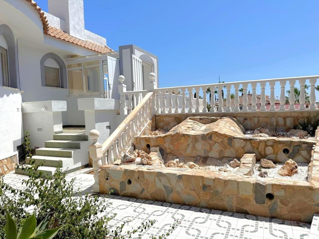 Sprzedaż niezależnego domku jednorodzinnego w Casa o chalet independiente en Blue Lagoon - Galán, San Miguel de Salinas, San Miguel de Salinas photo 5