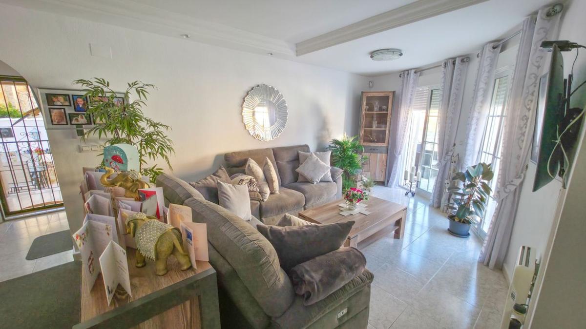 Продажа отдельного шале в  Casa o chalet independiente en Blue Lagoon - Galán, San Miguel de Salinas, Сан-Мигель-де-Салинас photo 3