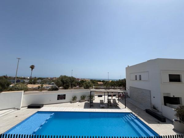 Duplex en venta en Dúplex en Avenida l'Oliveró, 75, Urbanizaciones, Guardamar del Segura, Guardamar del Segura photo 2