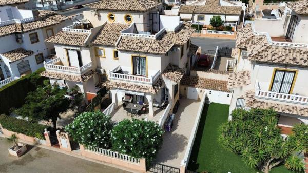 Chalet independiente en venta en Casa o chalet en Lomas de Cabo Roig, Orihuela, Orihuela
 photo 4