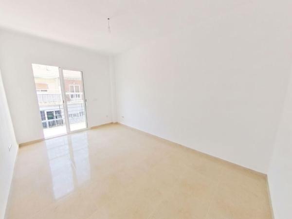 Venta de piso en Piso en Calle Profesores Hermanos Muñoz, Princesa Mercedes, Alicante / Alacant, Alicante / Alacant
 photo 3