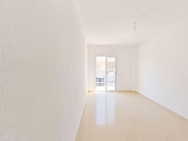 Venta de piso en Piso en Calle Profesores Hermanos Muñoz, Princesa Mercedes, Alicante / Alacant, Alicante / Alacant
 photo 4