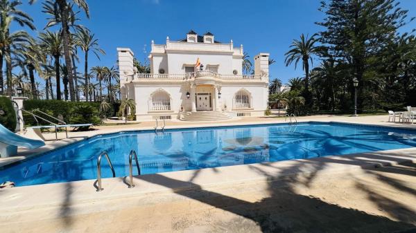 Dom szeregowy na sprzedaż w Chalet adosado en Centro, Elche / Elx , Elche / Elx photo 1